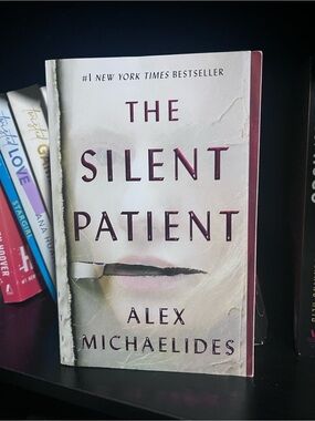 📚 (3 for $15) The silent patient hardcover